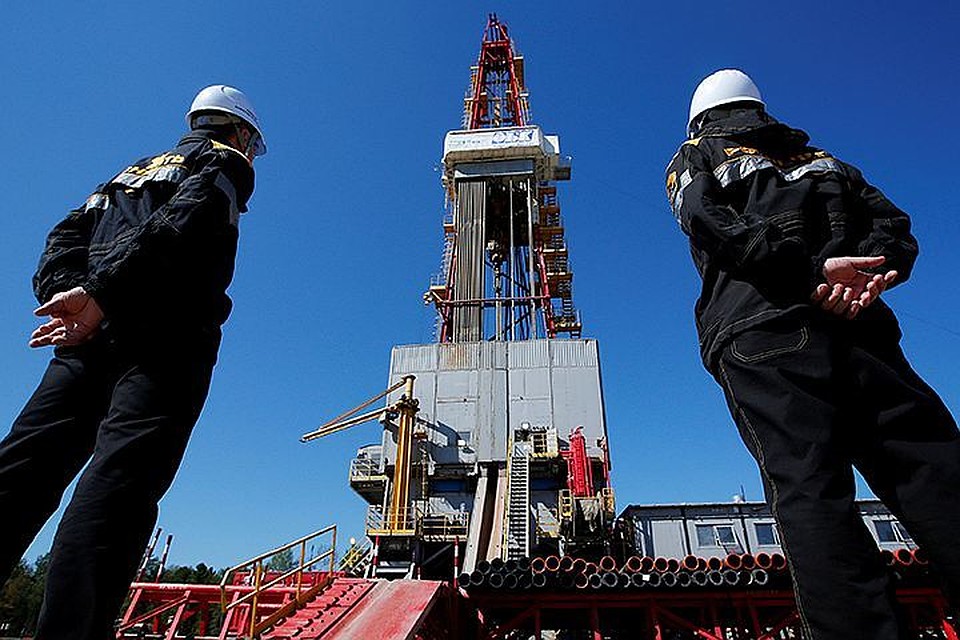 Нефть поднялась выше полусотни долларов за бочку. Но что будет, когда администрация Трампа снимет все ограничения на добычу нефти-газа в Америке?