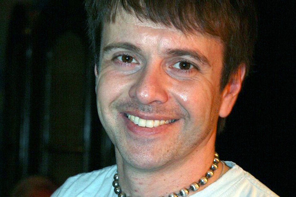 Сейчас он живет один в своем особняке на Рублевском шоссе