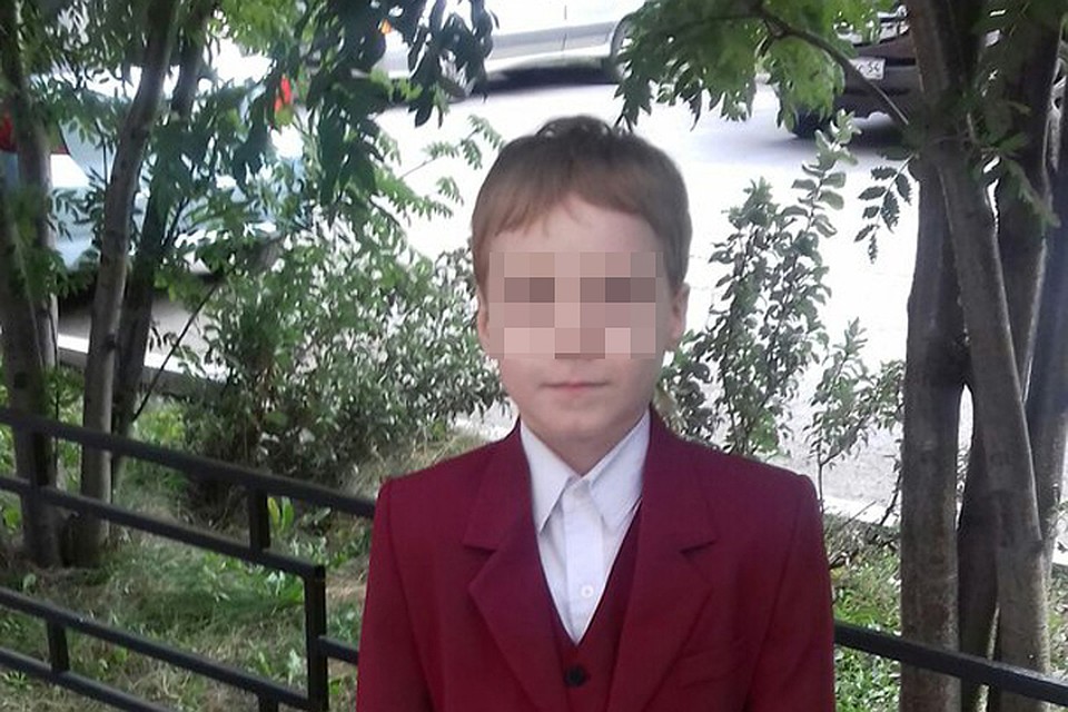 Матвей не раз раздавал тумаки одноклассникам, причем в ход шли не только кулаки, но и ножницы.
