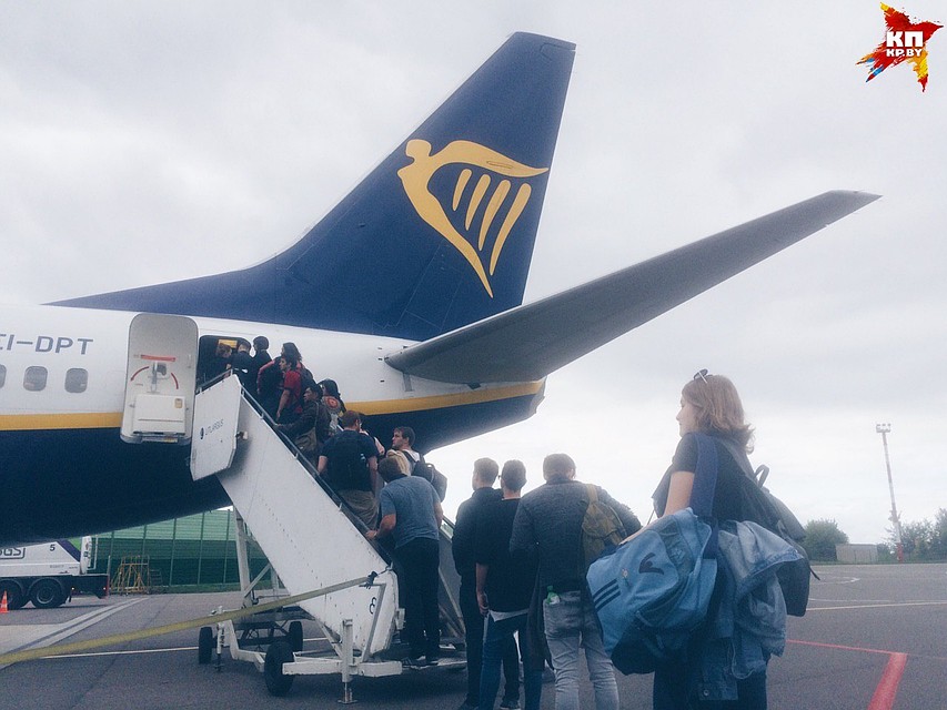 Вместо того чтобы сесть на самолёт Ryanair в Минске, приходится два часа ехать в Вильнюс.