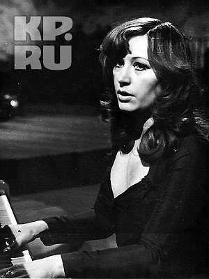 В начале своей карьеры Алла Пугачева брала пример с Клавдии Шульженко. Фото прислано нашим читателем