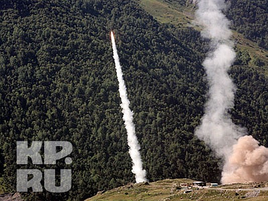 Российские миротворцы обстреливают грузинские огневые точки