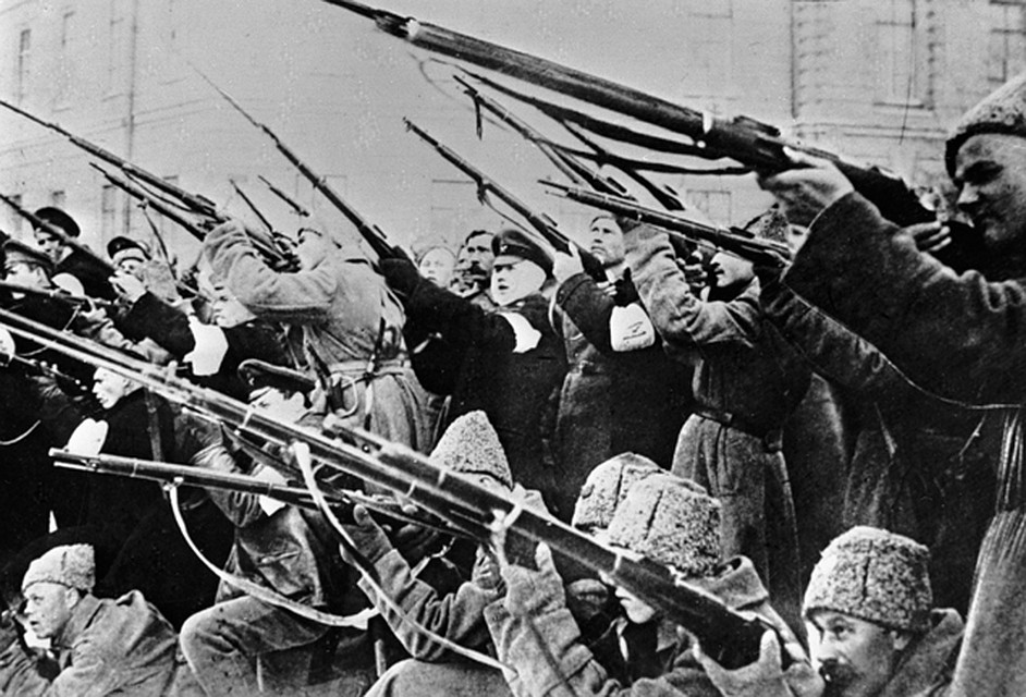 Революция. Она преображает. В людях есть неисчерпаемые запасы ненависти. Борьба Христа и Антихриста в человеческой душе постоянна Фото: РИА Новости