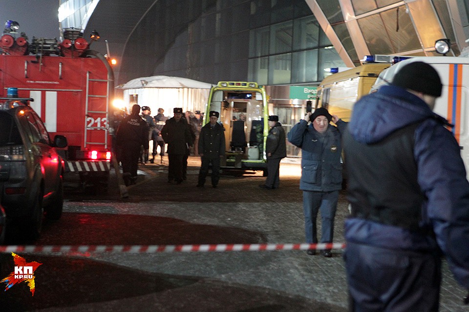 Ведущие западные СМИ настойчиво повторяли, что, предположительно, боевики с Северного Кавказа «ответили» в Домодедово на меры, применяемые Россией в отношении мусульма Фото: Михаил ФРОЛОВ