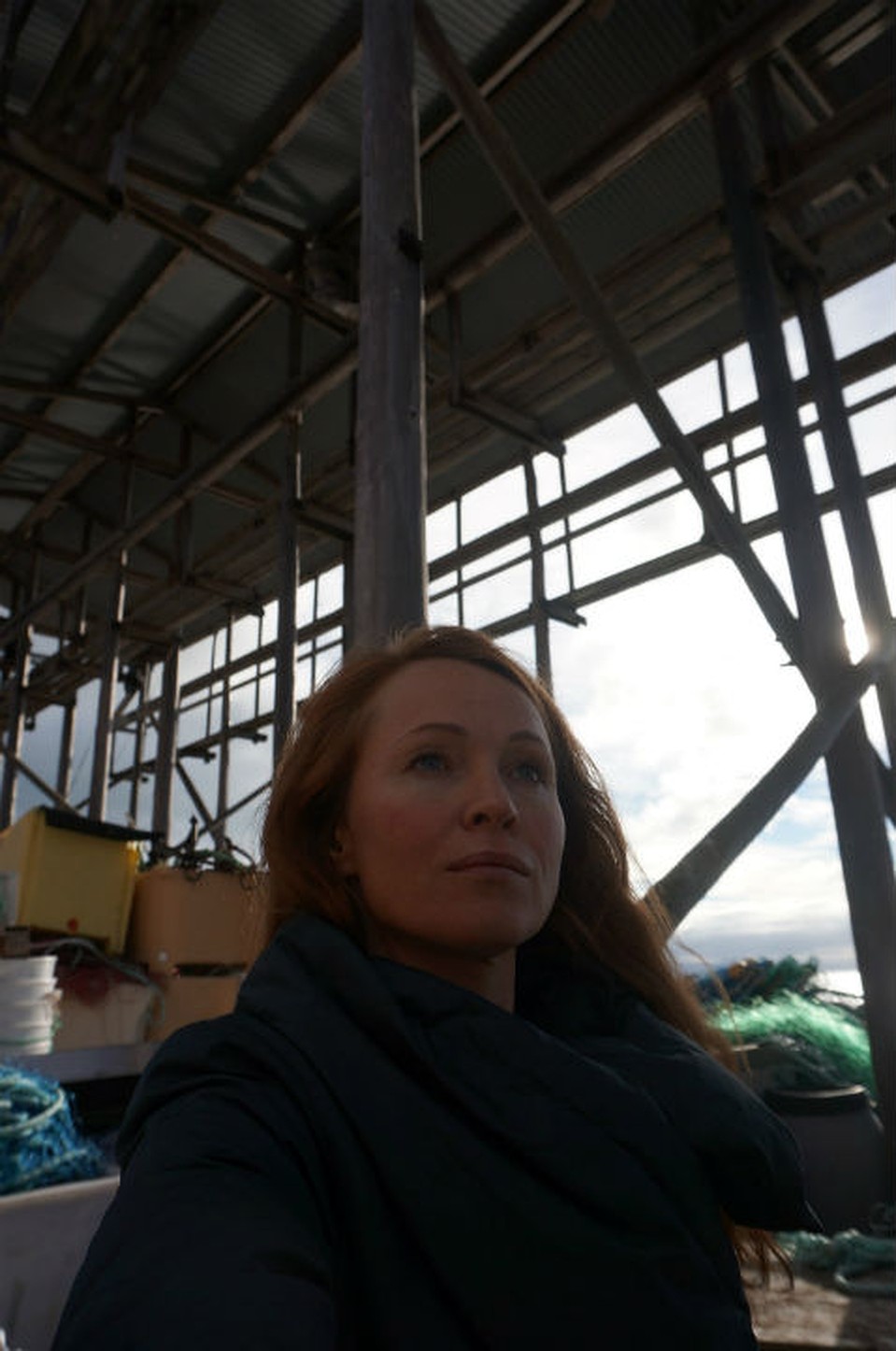 Екатерина Голубина не раз создавала интересные арт-объекты в Мурманской области. Творения ее рук - бархан из CD-дисков в Коле и волна из оконных рам. Фото: Екатерина Голубина