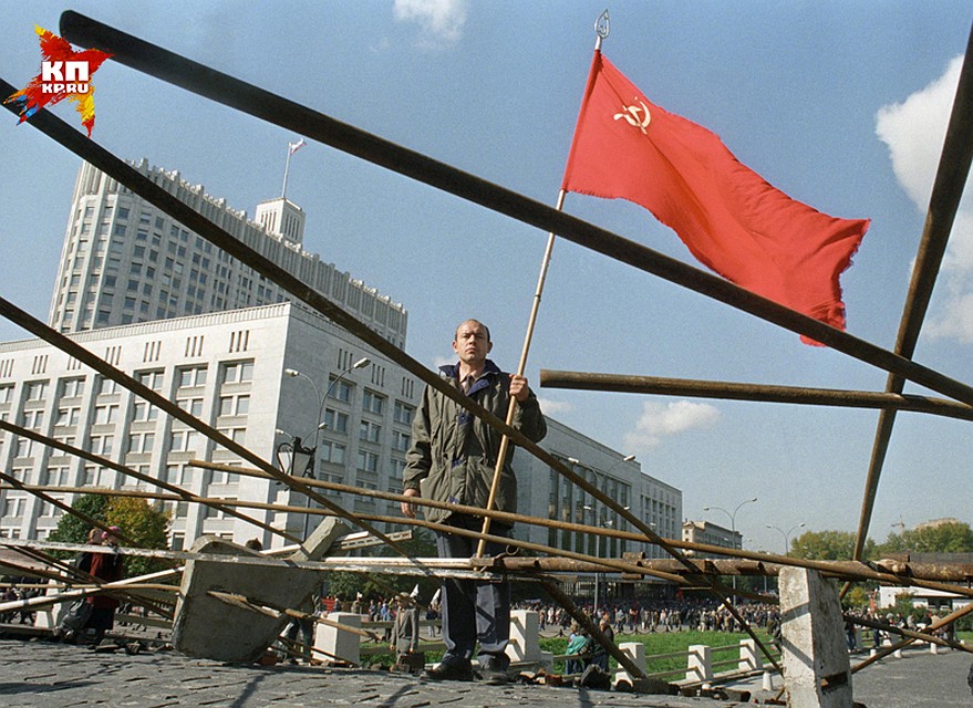 Октябрь 1993-го чуть было не стал началом новой Гражданской войны в России Фото: Владимир ВЕЛЕНГУРИН