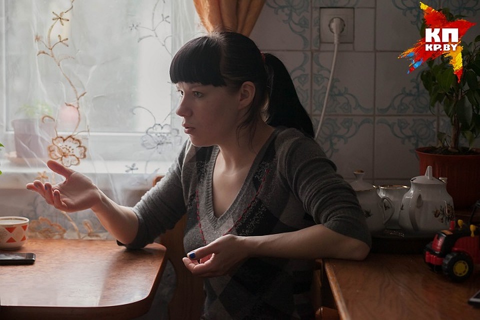 Стройная мама шестерых детей выглядит бодро и энергично. Фото: Александр САЕНКО