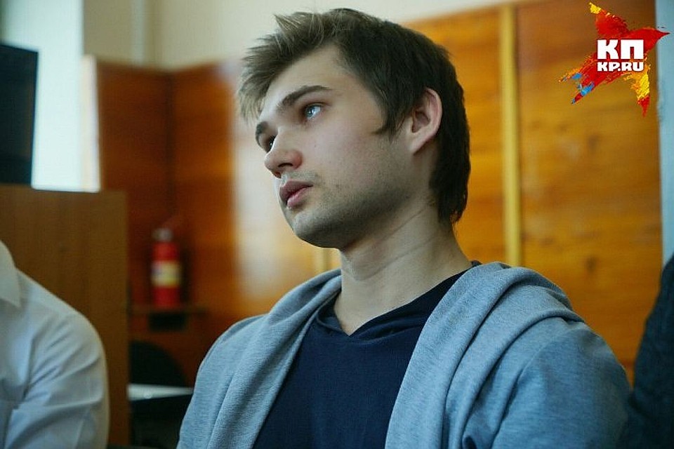 Руслан Соколовский в последнем слове заявил, что он "может, и дурак, но не экстремист" Фото: Алексей БУЛАТОВ