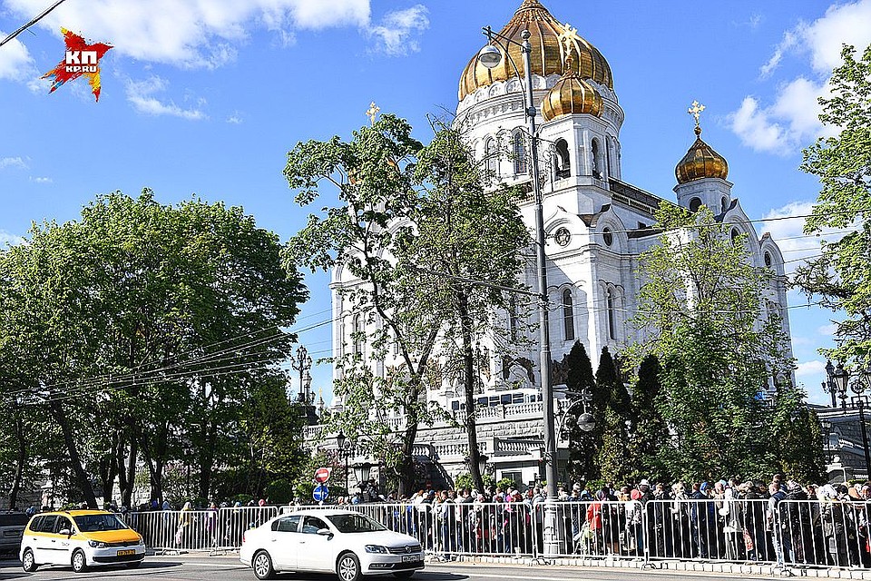 Храм Христа Спасителя в центре Москвы Фото: Евгения ГУСЕВА
