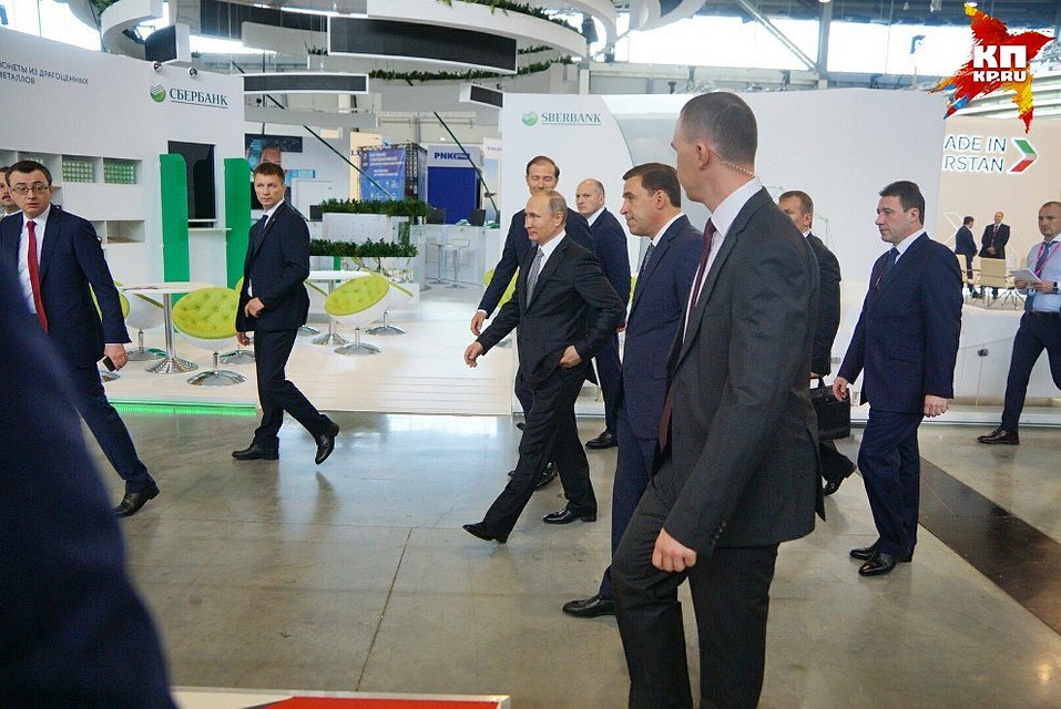 Путин на выставке ИННОПРОМ Фото: Алексей БУЛАТОВ