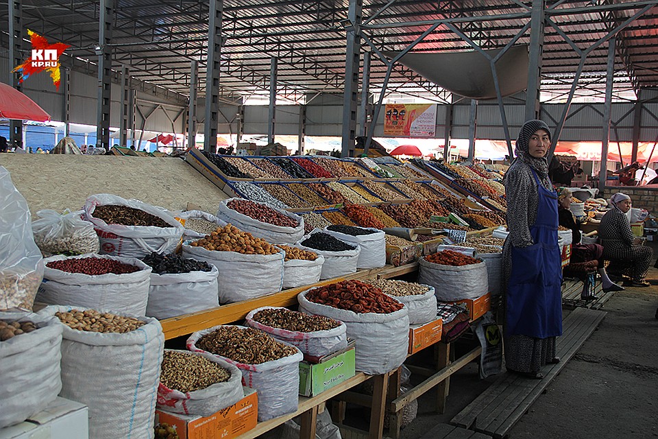 Ошский рынок в Бишкеке Фото: Дарья АСЛАМОВА
