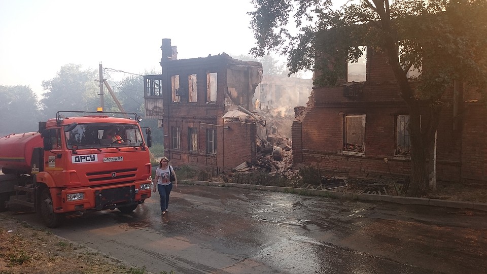 В крупном пожаре 21 августа выгорело несколько жилых кварталов города - 116 строений Фото: Илья БОГОМОЛОВ