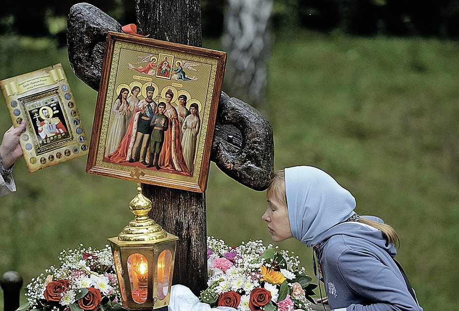 Поклонный крест на Ганиной Яме, где нашли останки Романовых. Фото: Павел ЛИСИЦЫН/РИА Новости