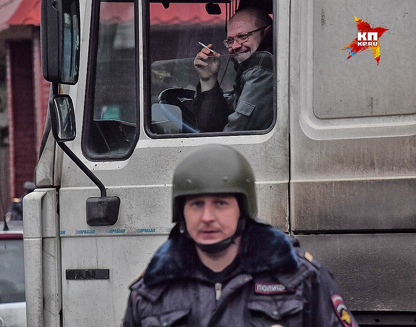 По предварительным данным, стрельбу открыл бывший директор фабрики "Меньшевик". Фото: Виктор ГУСЕЙНОВ