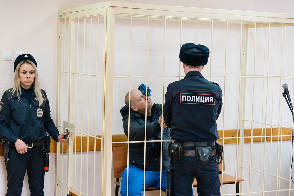 Кальян заявил, что его избивали в какой-то комнате Фото: Альберт ДЗЕНЬ