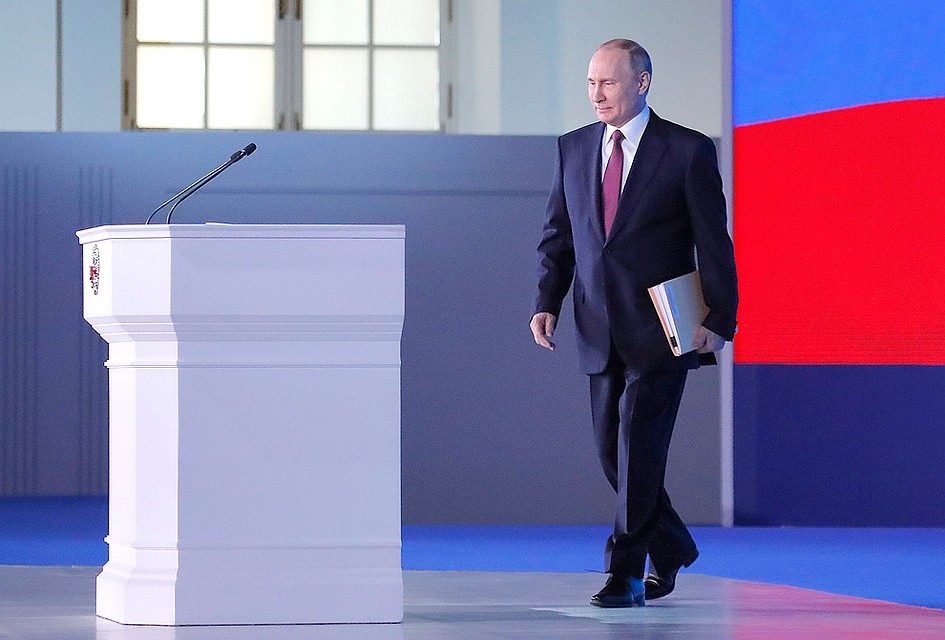 Владимир Путин перед началом выступления с ежегодным посланием к Федеральному Собранию. ФОТО Алексей Никольский/пресс-служба президента РФ/ТАСС