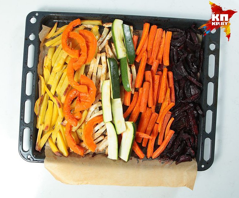 Запеченные овощи с соусом из майонеза, чеснока и кинзы - не только полезно, но и очень вкусно! Фото: Дмитрий ЛАСЬКО
