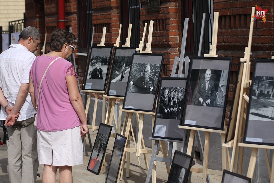 Все желающие смогли оценить фотопроект Андрея Карева "Победители". Фото: Андрей БАРАНЦЕВ