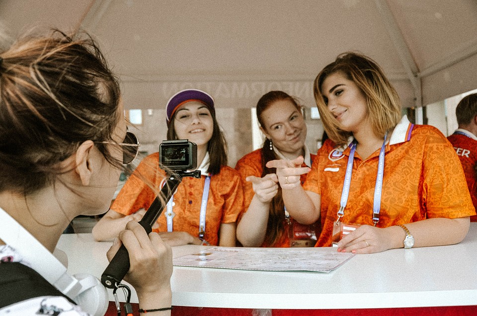 Волонтеры - душа и сердце праздника футбола Фото: Елизавета БЕЛЯЕВА