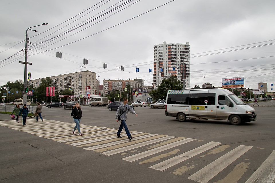 На перекрестке Воровского и Курчатова хотят построить трехуровневую развязку. Фото: Валерий ЗВОНАРЕВ
