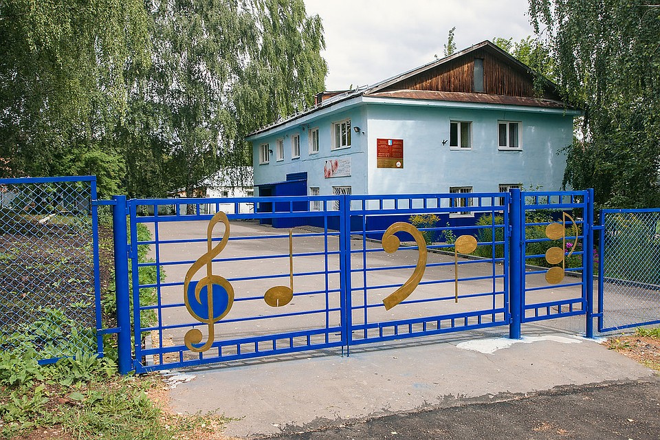 Здание ДШИ № 5 на улице Тверской. Раньше в нем размещалось общежитие для строителей. Фото: Сергей Грачев