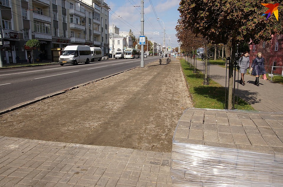 На центральной улице Гомеля проходят масштабные работы по замене плитки Фото: Павел МИЦКЕВИЧ