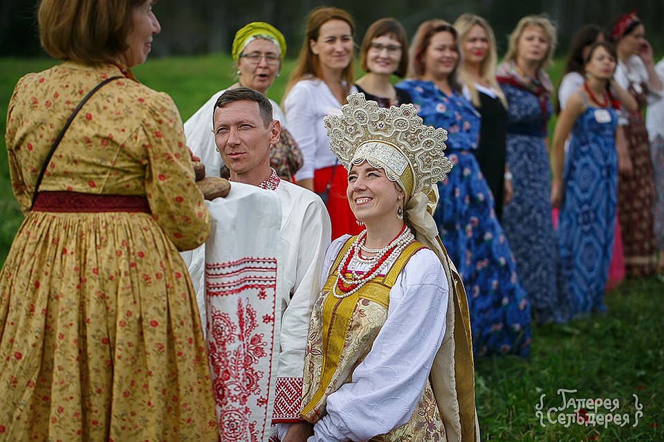 Не только наряды, но и традиции, обряды – все соблюдено. Фото: Надежда СЕМЧЕНКО