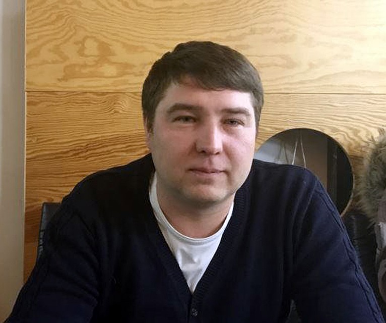 Владимир Лузгин сел на самолет и улетел в Чехию, где попросил политического убежища