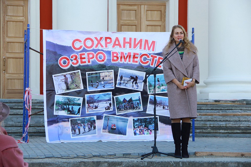 Импровизированной сценой стал подход к Дворцу культуры. Фото: предоставлено организаторами