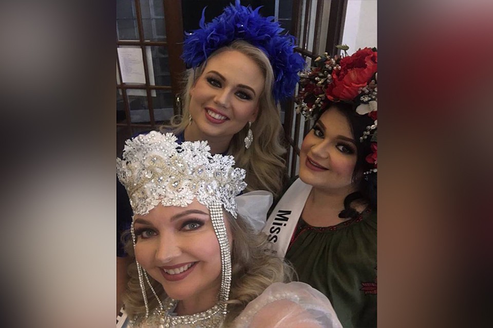 Нижегородка вместе с участницами из других стран.