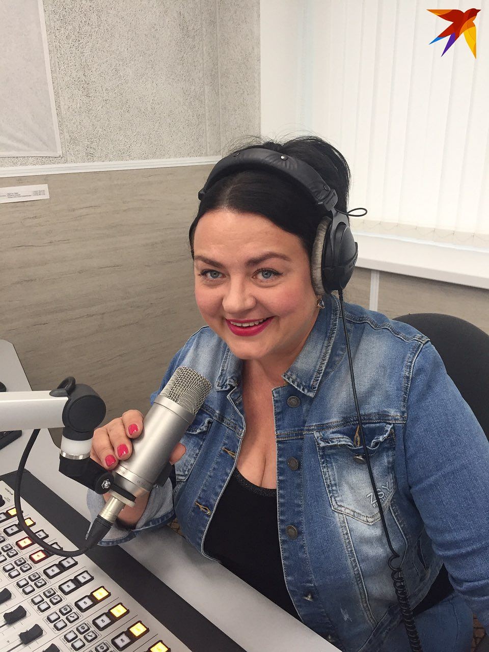 Сегодня Ольга ведет ток-шоу «Отвертка» на радио «Легенды FM». Фото: личный архив.