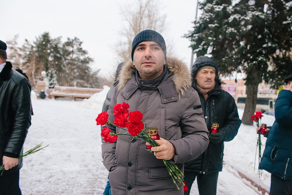 В акции поучаствовали десятки челябинцев. Фото: Валентина ВАГАНОВА