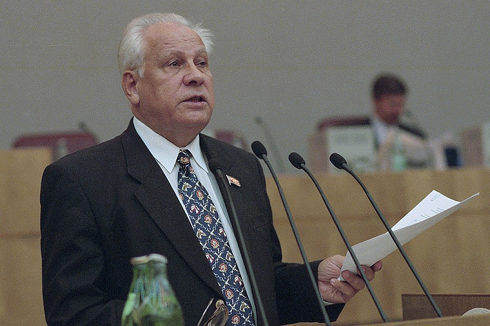 Анатолий Лукьянов на трибуне Госдумы в 1999 году. Фото Мусаэльян Владимир/Фотохроника ТАСС