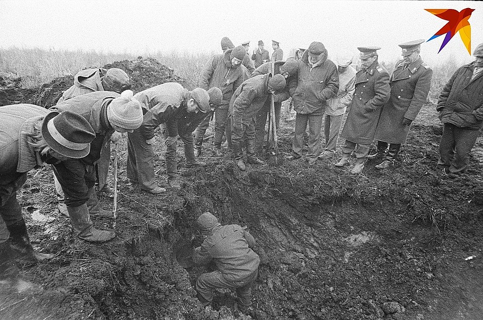 Поисковые работы на месте падения советского бомбардировщика ДБ-ЗФ. Осень 1989 года. Агро-Пустынь. Фото: Алексей СИЛКИН.
