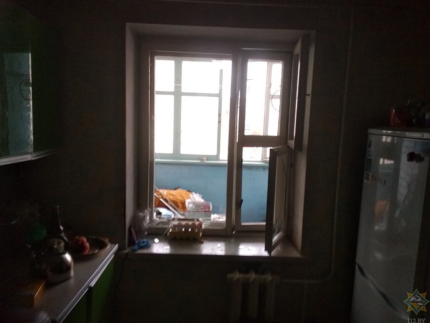 Вспышка газа выбила стекла в многоэтажке в Мозыре. Фото: МЧС