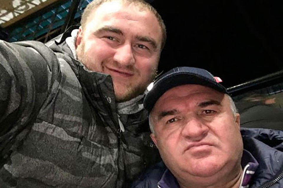 Рауф Арашуков с отцом Раулем. Фото: Личная страничка героя публикации в соцсети