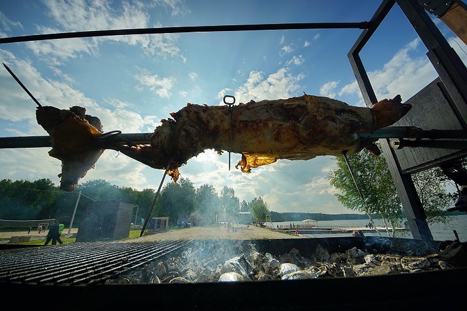 Жареное мясо - вкусно, но не полезно Фото: Алексей БУЛАТОВ