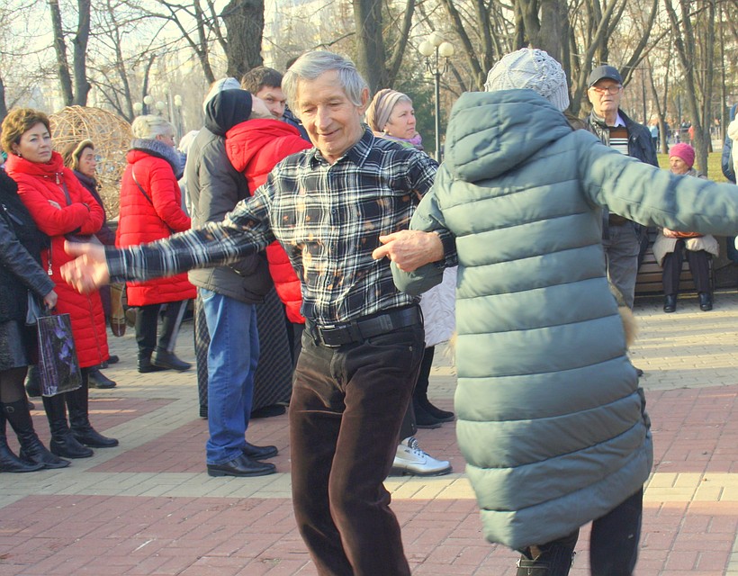 Масленичные гуляния в Белгороде: встречаем весну танцами. Фото: Дарья КЛОПОВСКАЯ