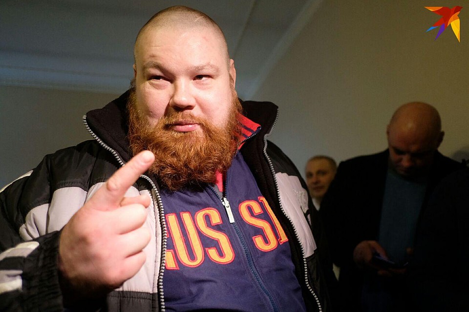 «Рыжий Тарзан» Вячеслав Дацик, который сам недавно освободился, пришел на вынесение приговора «ночному губернатору Петербурга». Фото: Роман ЛЯЛИН
