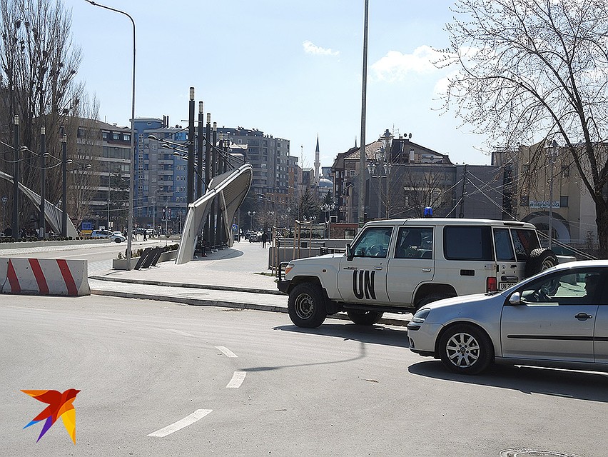 Знаменитый "мост ненависти", разделяющий сербов и албанцев в Косово. Фото: Дарья АСЛАМОВА