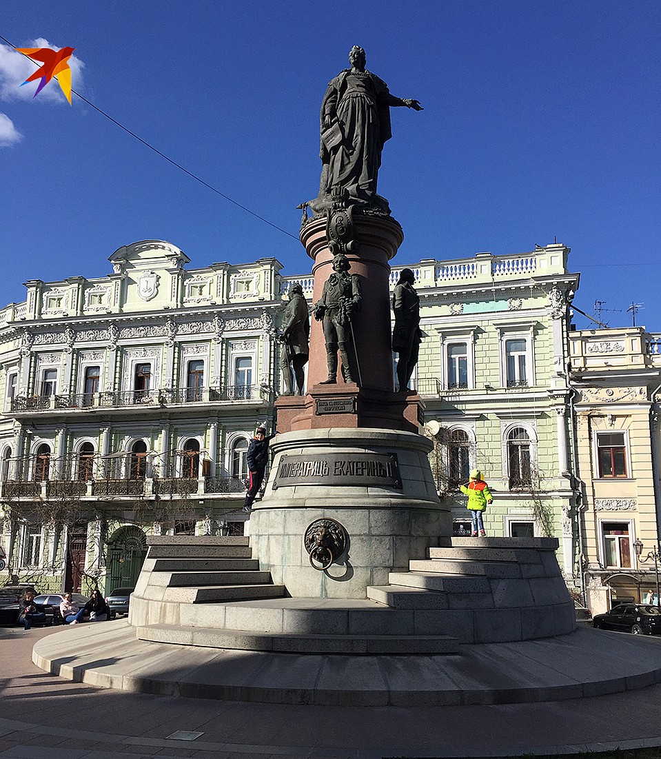 Памятник Екатерине Второй. Фото Анастасия МАТВЕЕВА