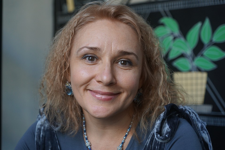 Анна говорит, что не стоит сразу "приседать на уши" потенциальным женихам Фото: Светлана МАКОВЕЕВА