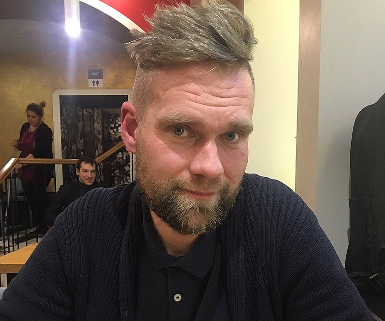 Дмитрий Харакка-Зайцев спасает свой маленький ижорский мир, но делает это почему-то в унисон с Эстонией. Фото: Галина САПОЖНИКОВА