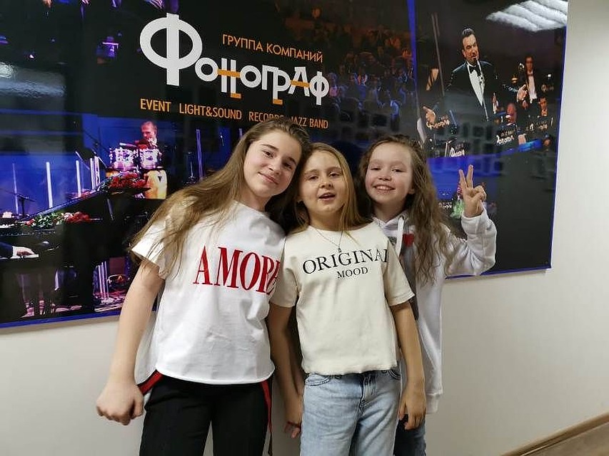 Микелла Абрамова, Катя Гаврилюк и Настя Иванова через неделю поборются за выход в финал. Фото предоставила редакции КП Анастасия Гаврилюк