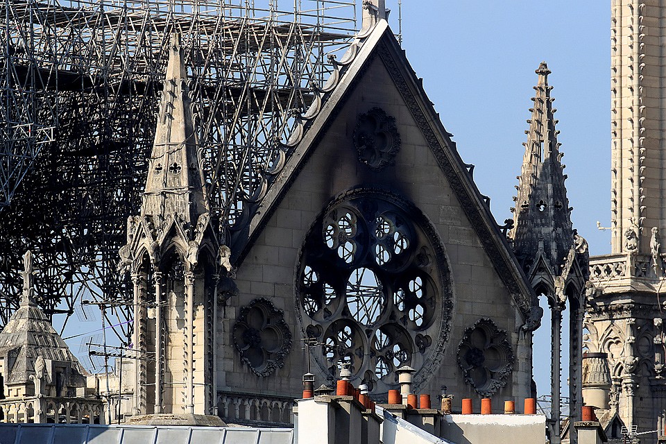 Последствия пожара в Норт-Дам-де-Пари. Фото: REUTERS
