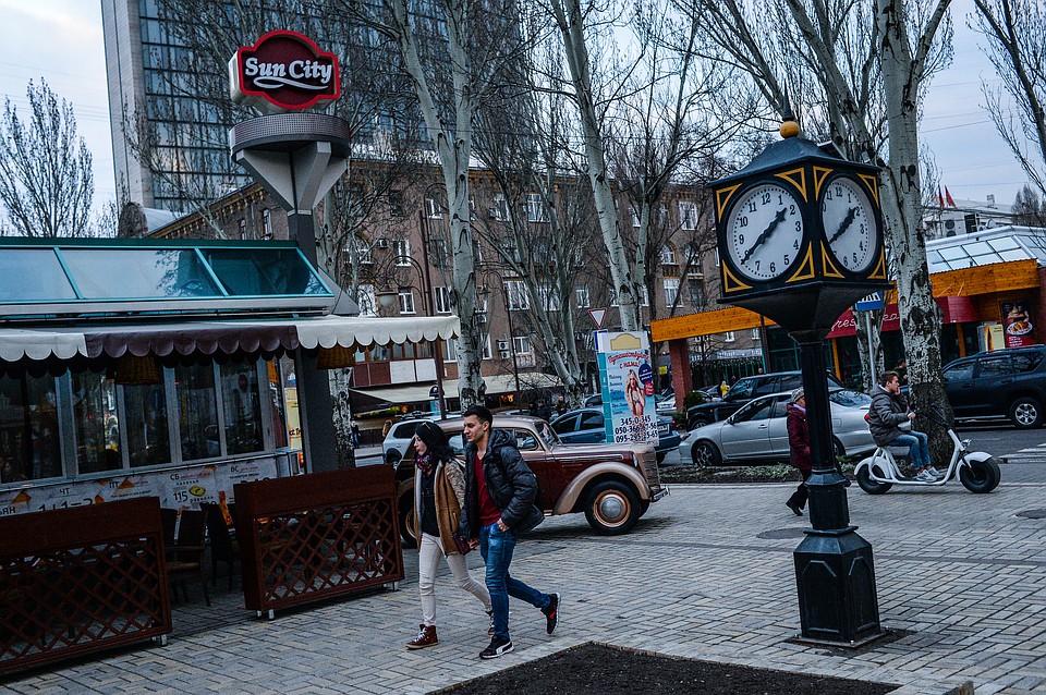 Многие дончане считают, что после выборов в Украине ничего не изменится Фото: Виктор ГУСЕЙНОВ