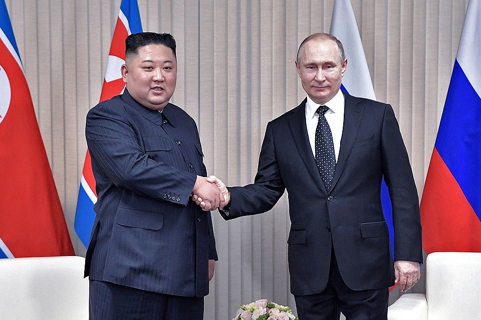 Владимир Путин и Ким Чен Ын провели переговоры на территории Дальневосточного федерального университета на острове Русский. Фото: REUTERS
