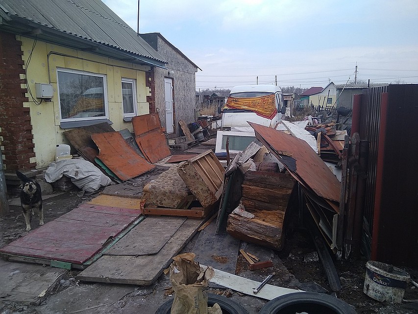 Трагедия случилась в этом доме на самом краю города. Фото: Анна МИКУЛА