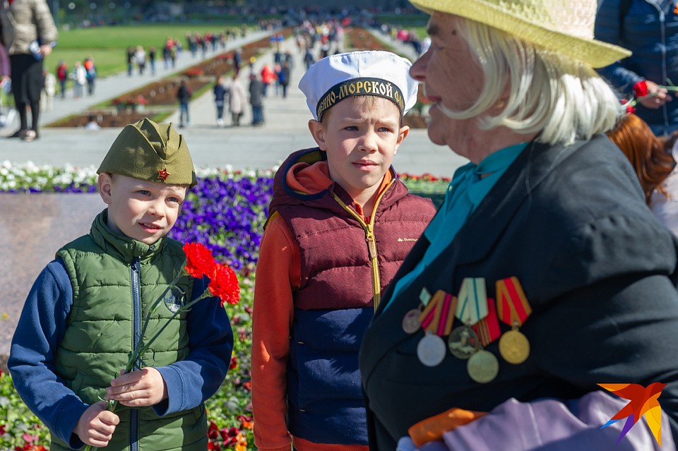 Участники акции Бессмертный полк в Санкт-Петербурге Фото: Олег ЗОЛОТО