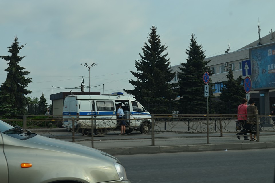 За день анонимы "заминировали" в Липецке 3 ТЦ, 2 автовокзала и кассы аэропорта Фото: Юлия КЛЮЕВА